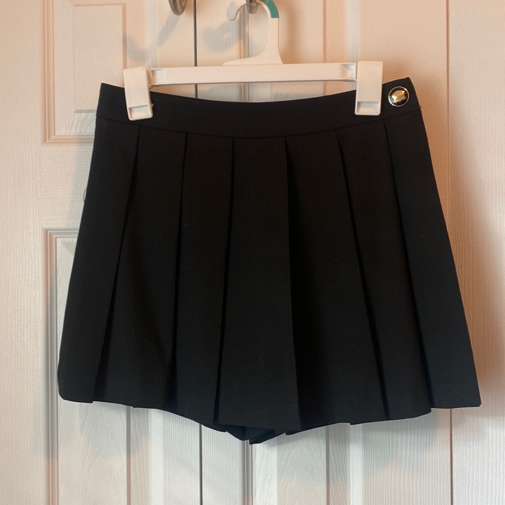 Black Skort